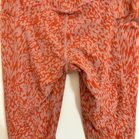 Athleta Salutation Stash Pocket II Printed 7/8 Tight Pink Orange Leggings Sz S - Picture 10 of 13